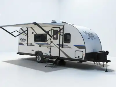 ** This unit is in stock in Winnipeg and ready to sell and Deliver Today ** "NEW" 2025 Gulfstream Vi...