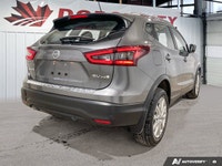 This Nissan Qashqai boasts a Regular Unleaded I-4 2.0 L/122 engine powering this Variable transmissi... (image 4)