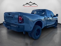THIS HARD TO FIND RAM 3500 CREW CAB DUALLY COMES WITH A 6.7L CUMMINS DIESEL, 8 SPEED POWER GLIDE AUT... (image 4)