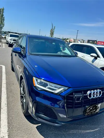 New like 2022 Audi Q7, Progressive, 7 seater, Black optic package. Single owner, never smoked, no pe...