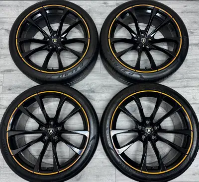 Selling a beautiful set of *BRAND NEW* original 2024 Lamborghini Urus S 23 inch staggered gloss blac...