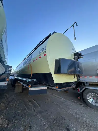 Welcome to Edmonton Equipment Rentals and Sales Ltd GVWR: 46500 kg Alum/Steel Frame Aluminum Tank -...