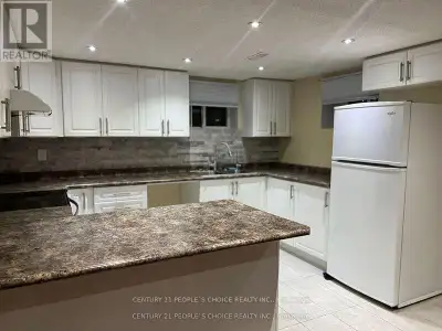 66 STAVELY CRESCENT Toronto (Rexdale-Kipling), Ontario