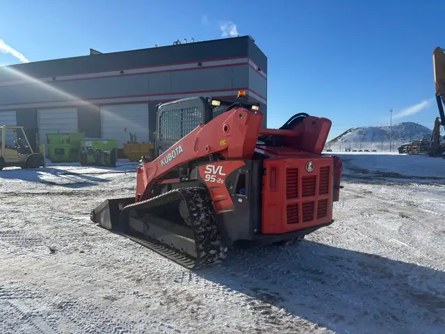 2019 KUBOTA SVL95-2S in Heavy Equipment in Calgary - Image 6