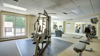 Enjoy comfortable city living in the heart of Halifaxs South End! This bright 1-bedroom, 1-bath suit...