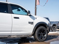 Welcome to Barrie Dodge Chrysler Jeep. CARFAX Canada No Reported Accidents CARFAX Canada Low Kilomet... (image 9)