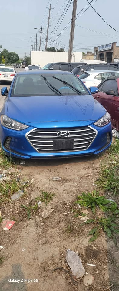 Hyundai Elantra 2018 in Cars & Trucks in City of Toronto - Image 2