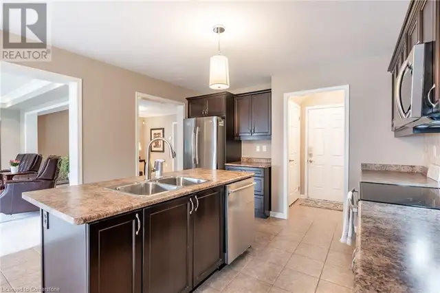 199 EMICK Drive Ancaster, Ontario in Houses for Sale in Hamilton - Image 20
