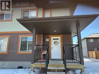Discover this lovely 2-storey townhouse, offering an open-concept main floor that features a spaciou...