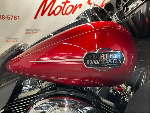 2013 Harley-Davidson Electra Glide Ultra Classic CANADIAN HARLEY in Sport Touring in North Bay - Image 24