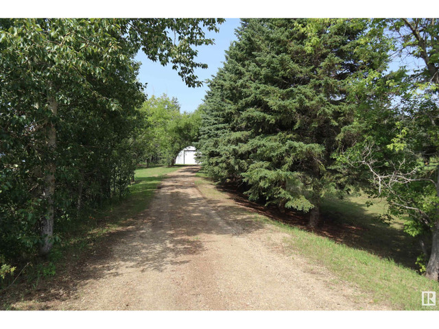 272070 HWY 616 Rural Wetaskiwin County, Alberta in Houses for Sale in Edmonton - Image 2