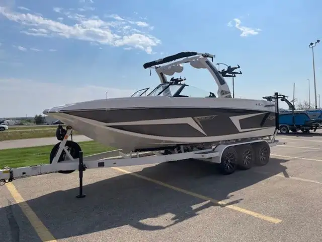 2025 Tige 24RZX in Powerboats & Motorboats in Saskatoon - Image 4