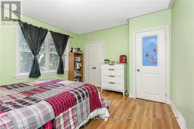 4270 CHIPPAWA PARKWAY Niagara Falls (Chippawa), Ontario in Houses for Sale in St. Catharines - Image 33