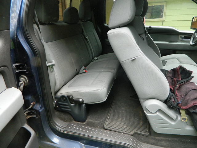2011  Ford f150 in Cars & Trucks in Kingston - Image 4