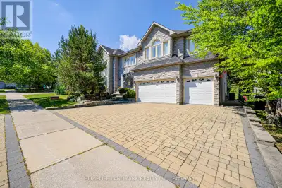 58 BOWAN COURT Toronto (Bayview Woods-Steeles), Ontario