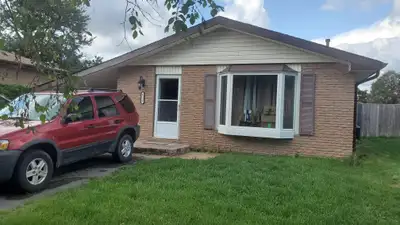 BEAUTIFUL 3 Bdrm SPLIT LEVEL Home Avail. JULY