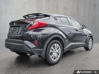 This Front-Wheel Drive C-HR features Adaptive Cruise Control, Lane Keeping Assist, Front Collision M... (image 5)