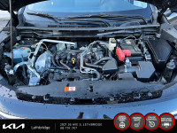 2025 Mitsubishi Outlander LE Experience the Mitsubishi Outlander LE with only 28 km on the odometer.... (image 8)