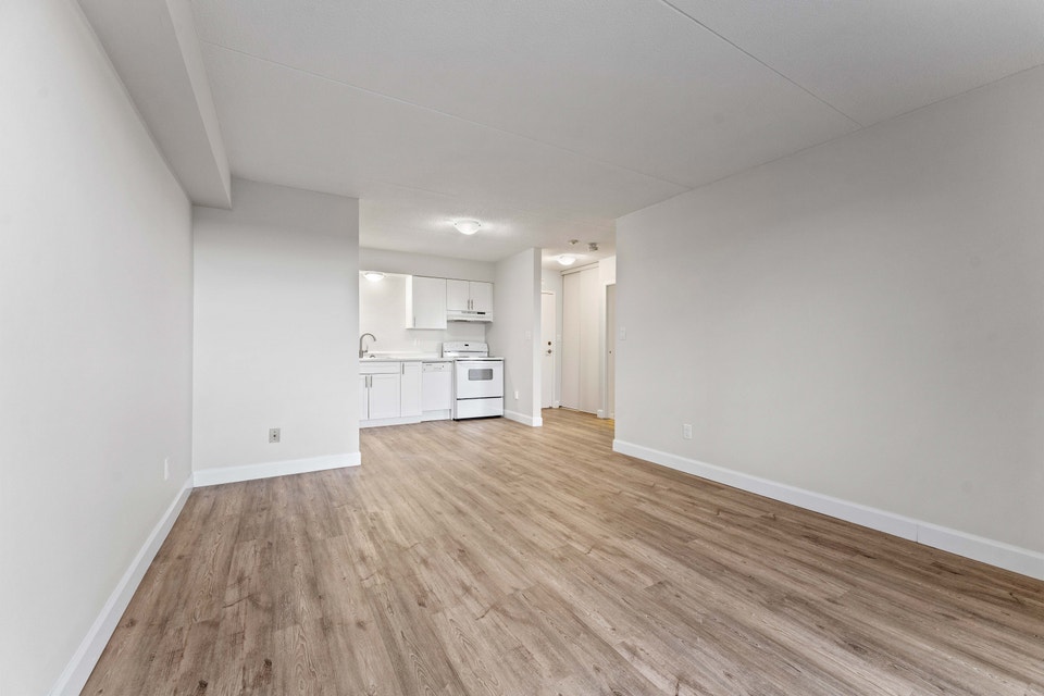 Plaza East Apartments - 2 Bedroom, 1 Bath Apartment for Rent - T 3
