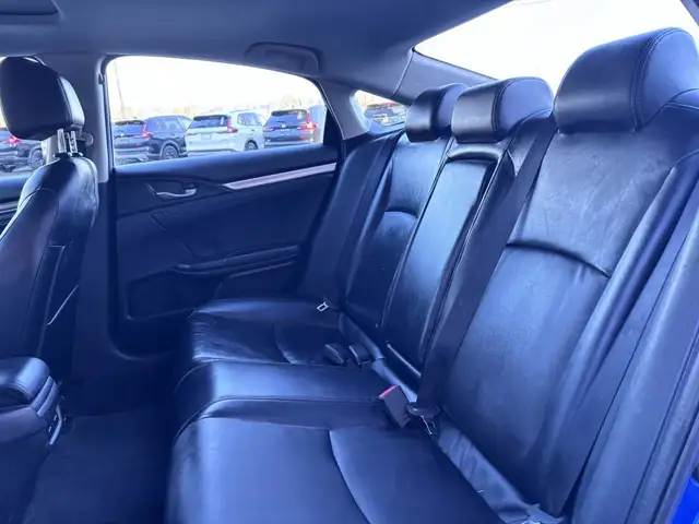 2020 Honda Civic Sedan Touring in Cars & Trucks in Comox / Courtenay / Cumberland - Image 15