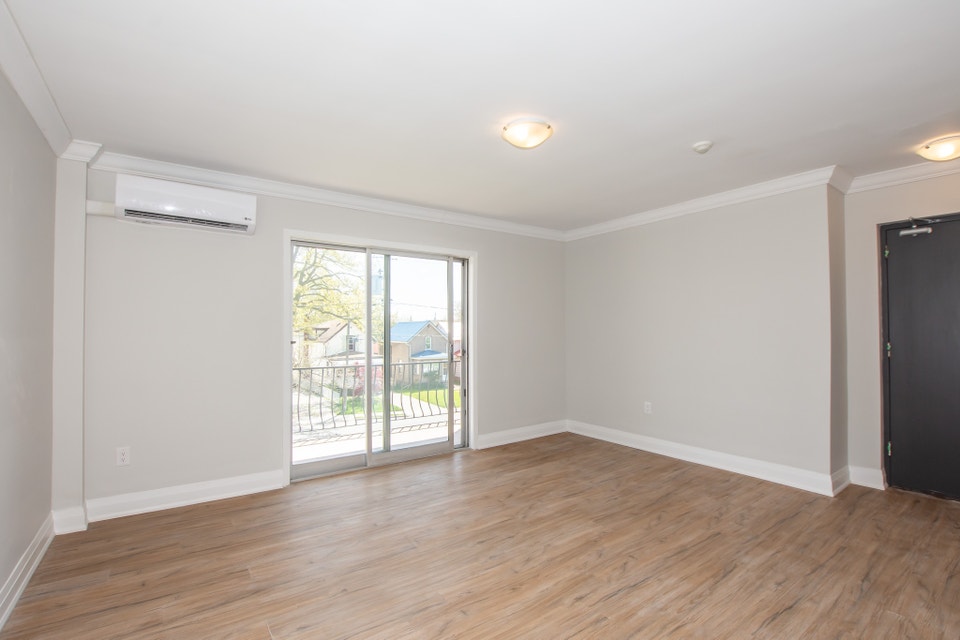 81 Empire St, Welland (6) - 1 Bedroom Apartment 5