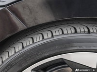 * Drivetrain: 8-speed automatic transmission with Tiptronic paired with standard 4MOTION All-Wheel D... (image 9)