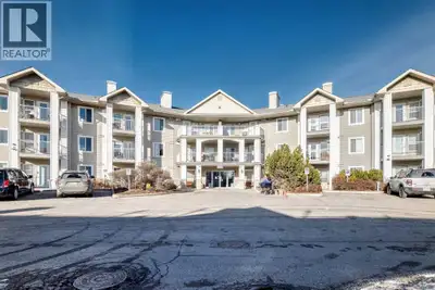55+ - ALL UTILITIES INCLUDED - LOW CONDO FEE - TONS OF AMENITIES - LOTS OF RECENT UPGRADES Welcome t...