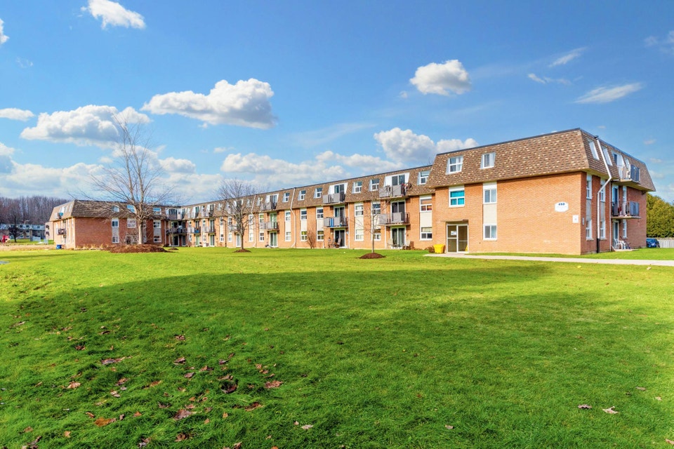 Georgian Manor Apartments - 2 Bedroom, 1 Bath B Apartment for Re 2