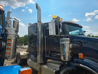 2016 Kenworth T800 Cab & Sleeper Shell For Sale - Dash, seats, doors, mirrors, upholstery, cabinets...