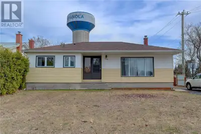 Welcome to 368 Haig St, situated in the vibrant heart of Espanola. This prime location is just steps...