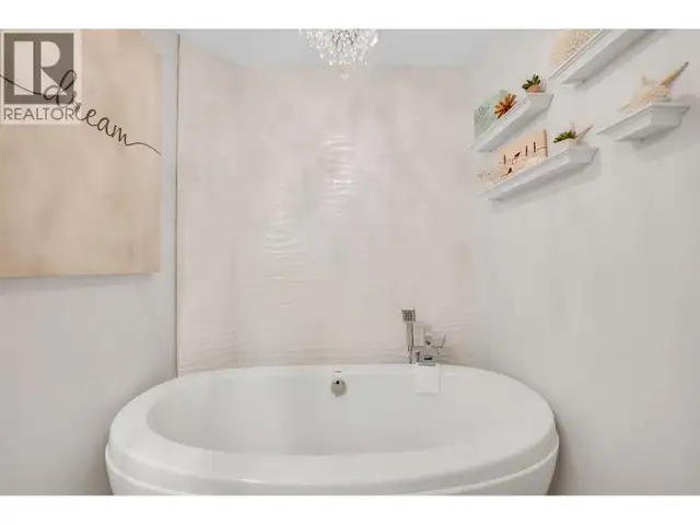 10 2401 MAMQUAM ROAD Squamish, British Columbia in Condos for Sale in Sunshine Coast - Image 19