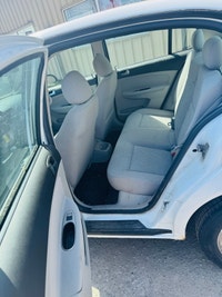 2010 Pontiac G5 SE Year: 2010 Make: Pontiac Model: G5 Mileage: 115,788 Km Transmission: Automatic Cy... (image 5)
