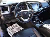 SAFETY INCLUDED 22 SERVICE RECORDS LOCAL ONTARIO CAR 7 PASSENGER GREAT CONDITIONS Very Clean AWD Toy... (image 7)