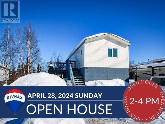 205 MAGRUM CRESCENT Yellowknife, Northwest Territories in Houses for Sale in Yellowknife