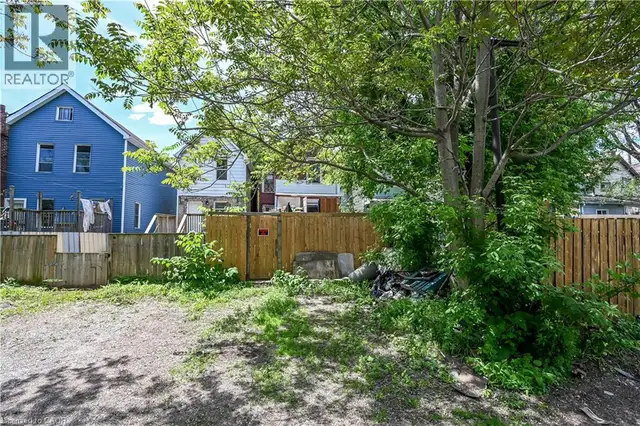 55 FRANCIS Street Hamilton, Ontario in Houses for Sale in Mississauga / Peel Region - Image 9