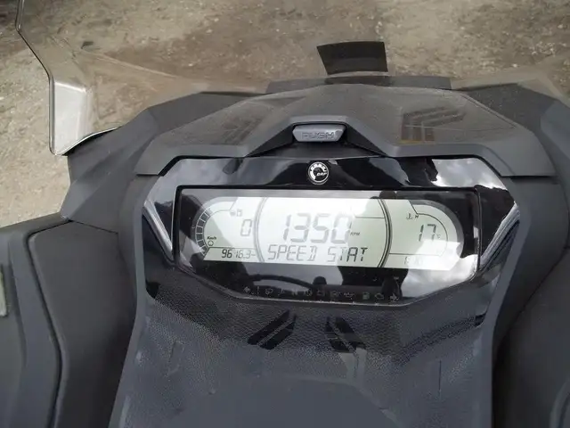 2021 Ski-Doo Renegade(R) X Rotax(R) 850 E-TEC(R) 9616 KM in Snowmobiles in Sarnia - Image 8