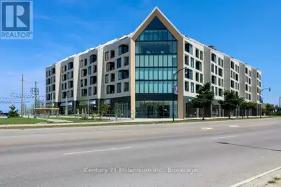 Wake up where downtown Collingwood meets Georgian Bay. This beautifully furnished fifth floor suite...