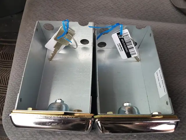 COIN BOXES. COIN SLIDES.  KEYS AND LOCKS in Other in City of Toronto - Image 3