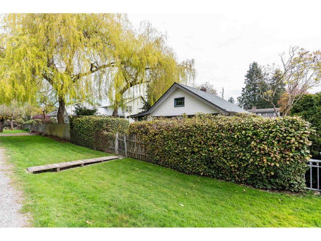 2760 MCBRIDE AVENUE Surrey, British Columbia in Houses for Sale in Delta/Surrey/Langley - Image 3