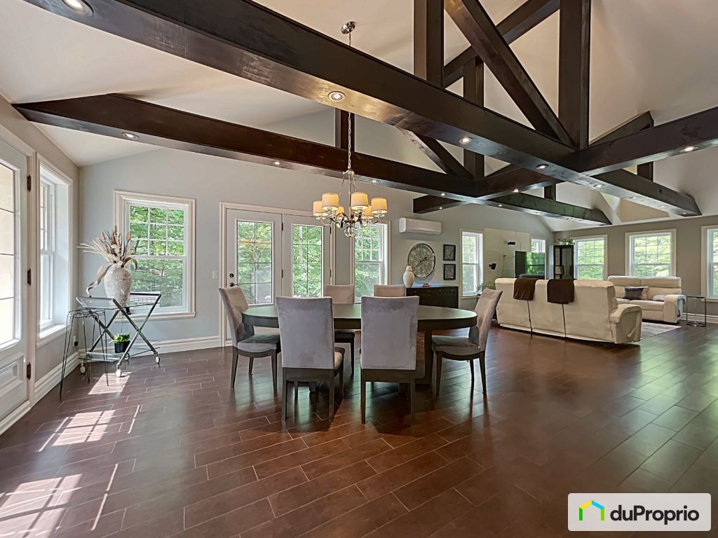 $872,000 - Bungalow for sale in Drummondville (St-Nicéphore) — photo 1