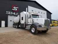 1 Owner 2014 Peterbilt 367 Tri Drive with Tornado Hydrovac F4SL Roots 721 KMS: 174,667 HRS: 21,488 F... (image 2)