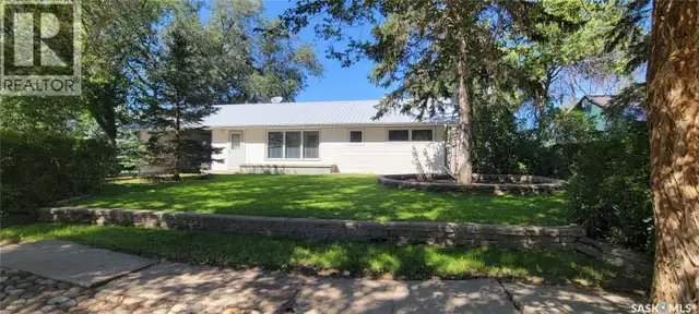33 Main STREET Willow Bunch Rm No. 42, Saskatchewan in Houses for Sale in Moose Jaw - Image 29
