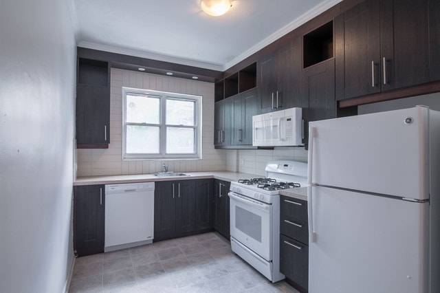 6210 Avenue Deacon 6210 Chemin Deacon — photo 1