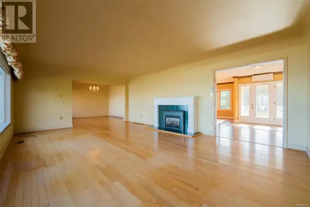 441 Memorial Ave Qualicum Beach, British Columbia in Houses for Sale in Parksville / Qualicum Beach - Image 18