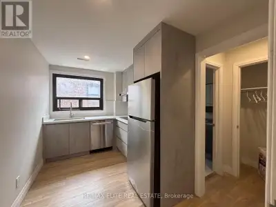 Immaculately clean and well-maintained 1-bedroom 2nd floor apartment in a quiet triplex in Mimico, S...