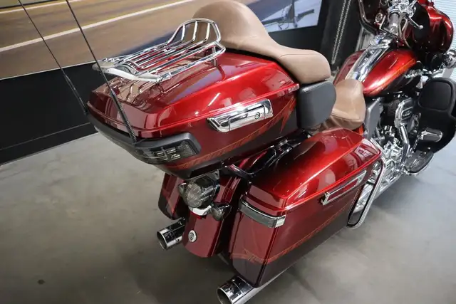 2014 Harley-Davidson FLHTKSE - CVO Limited in Sport Touring in Strathcona County - Image 7