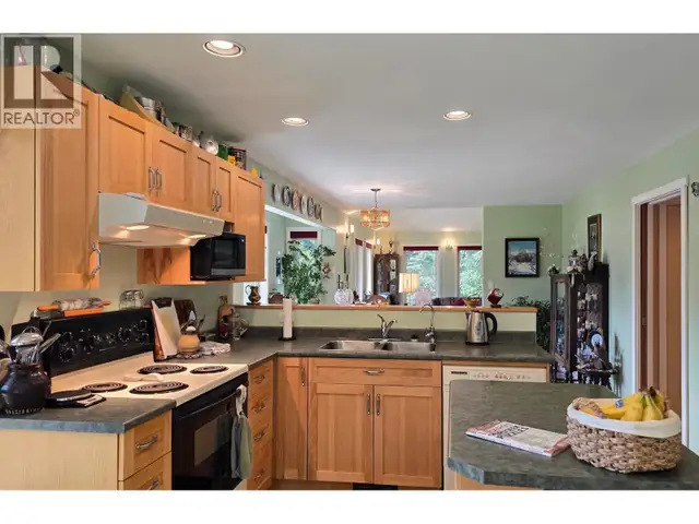 2842 PIONEER CRESCENT 150 Mile House, British Columbia in Houses for Sale in Williams Lake - Image 11