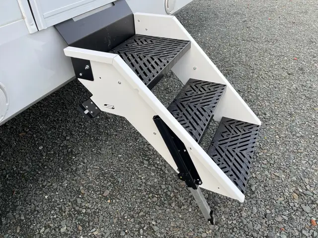 2026 Winnebago Thrive 22MBH in Travel Trailers & Campers in Terrace - Image 8
