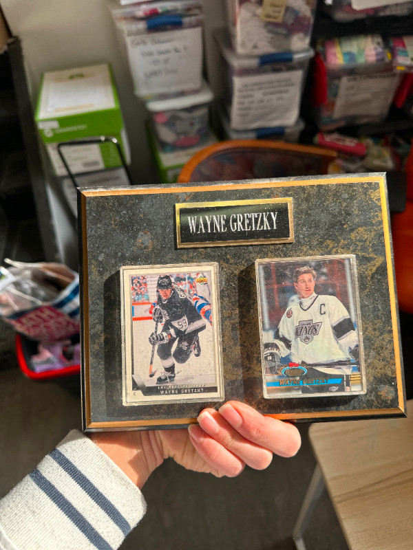 Wayne Gretzky Plaque with Hockey Card in Arts & Collectibles in Thunder Bay - Image 3