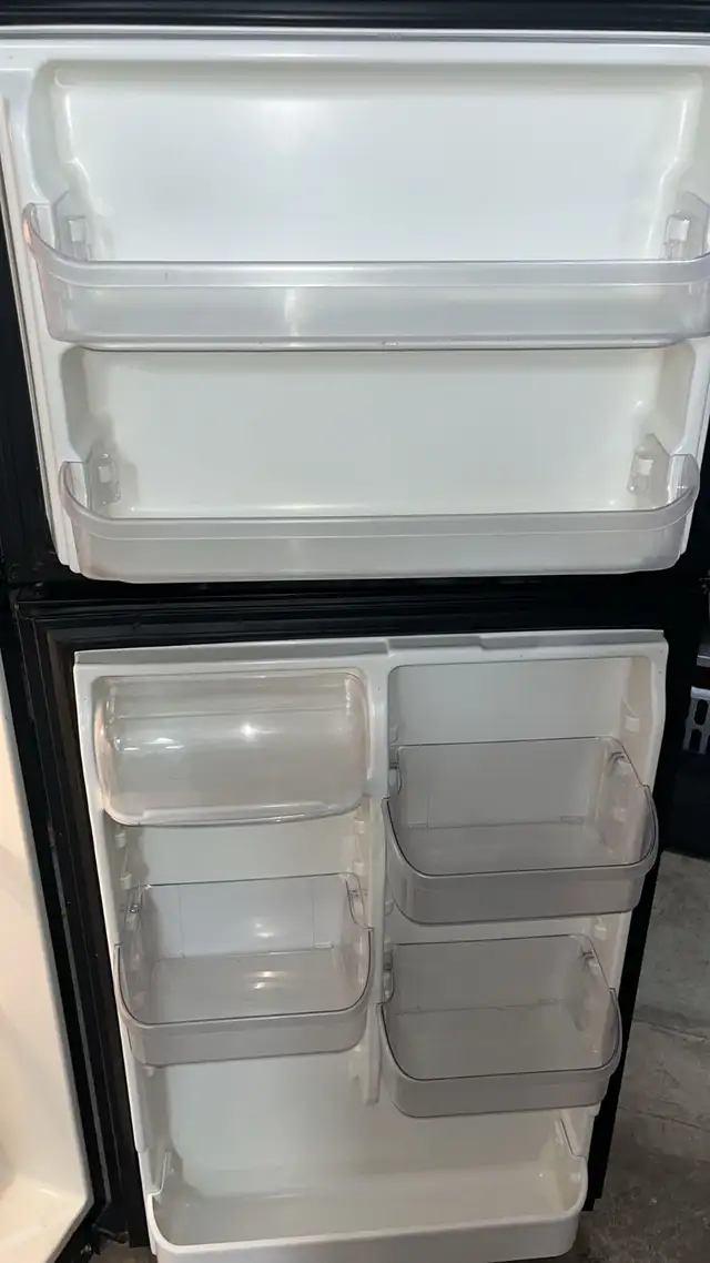 Frigidaire 30” Black Fully Tested  30-Day Warranty in Refrigerators in Kitchener / Waterloo - Image 8